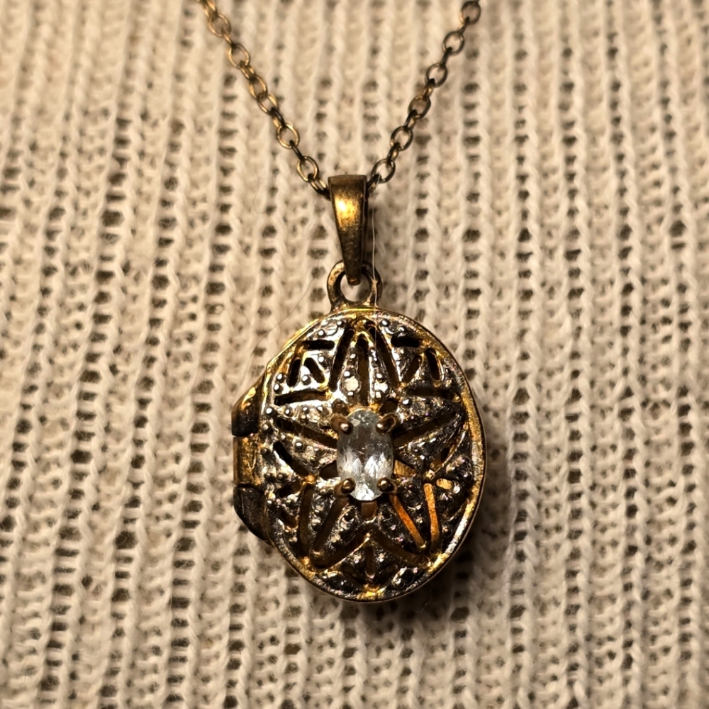 Gold Star Locket Necklace
